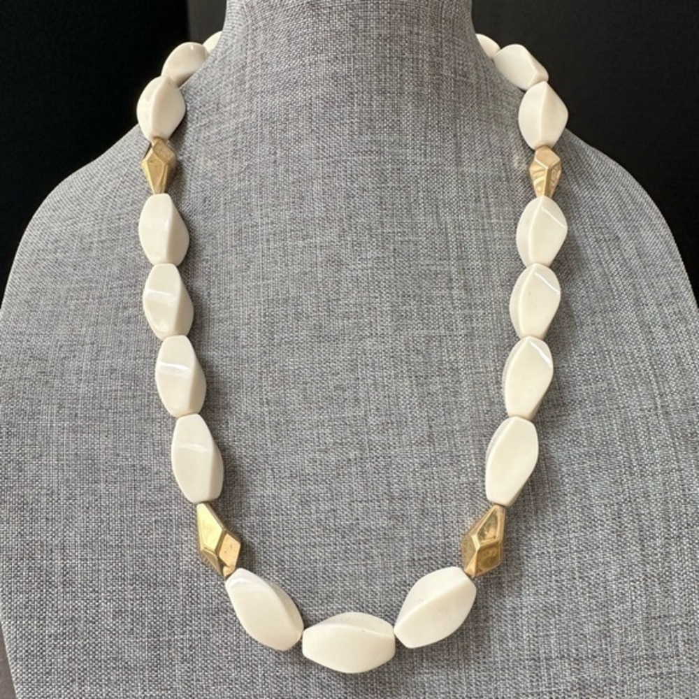 Vintage White Gold Twisted Acrylic Chunky Beaded Necklace 24” 80s 90s